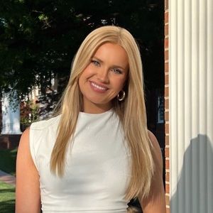 Meet your Posher, Lauren